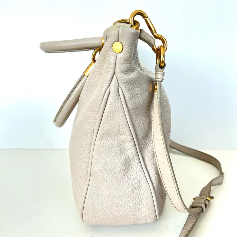 MARC by MARC JACOBS Oat Cream Pebbled Leather Crossbody Shoulder Tote Hobo Bag